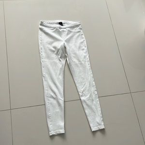 Like new white with silver thread stretchy jeggins